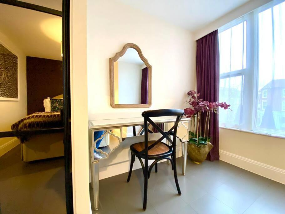 Stunning Apartment - 1 Minute Walk To Poole Quay - Great Location - Free Parking - Fast Wifi - Smart Tv - Newly Decorated - Sleeps Up To 2! Close To Poole & Bournemouth & Sandbanks Eksteriør billede